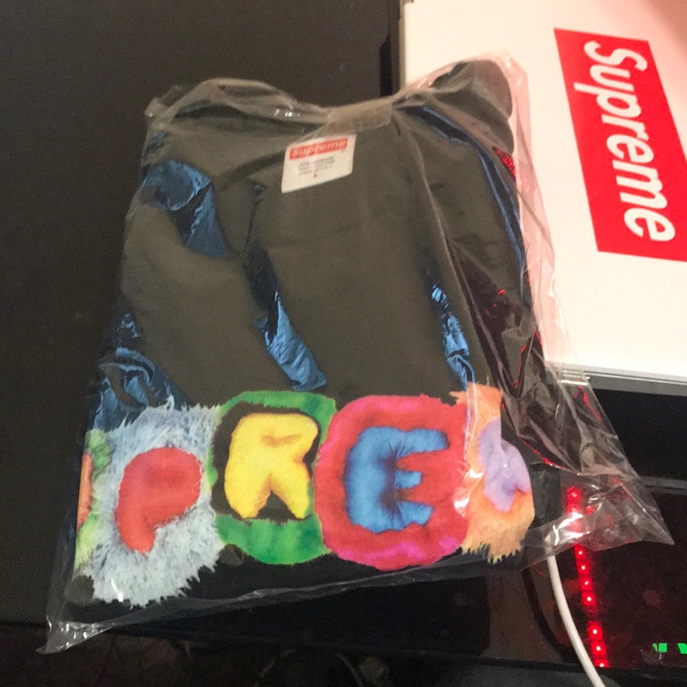 Supreme tee shirt